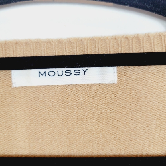 Moussy  v-neck sweater - Picture 6 of 7